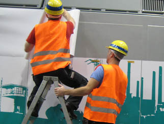 Montage vor Ort, beim Kunden, auf der Messe… Montage vor Ort, beim Kunden, auf der Messe…